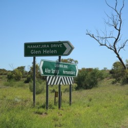 Lungo il Namatjira Drive