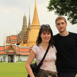 Davanti al Wat Phra Kaeo