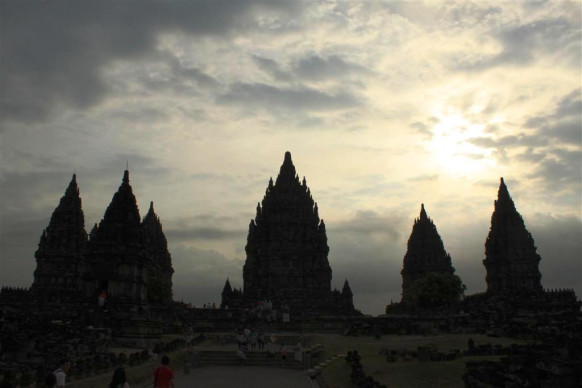 La città di Yogyakarta e il tempio Prambanan