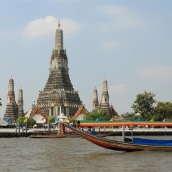 Wat Arun dal Chao Phra Express